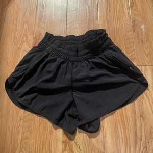 Lululemon shorts size 6